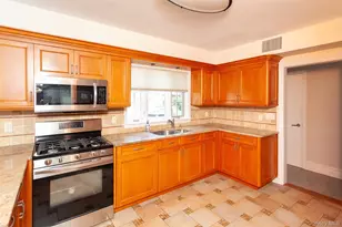 355 E Beech St, Long Beach, NY 11561 - Photo 13