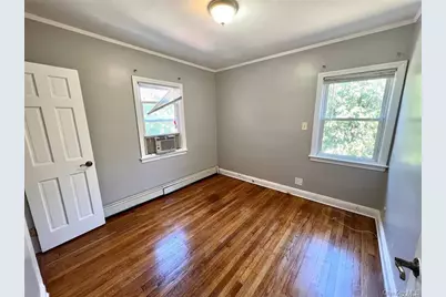 217 Hillside Avenue, New Hyde Park, NY 11040 - Photo 7