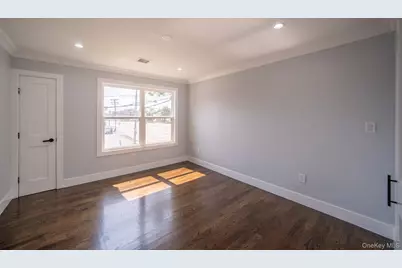 770 Cedar Street, Syosset, NY 11791 - Photo 29