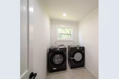 770 Cedar Street, Syosset, NY 11791 - Photo 27