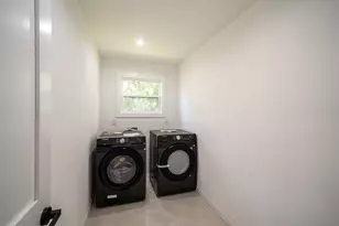 770 Cedar St, Syosset, NY 11791 - Photo 27