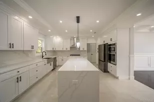 770 Cedar St, Syosset, NY 11791 - Photo 11