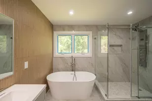 770 Cedar St, Syosset, NY 11791 - Photo 25