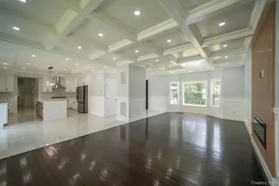 17 Park Drive East, Syosset, NY 11791 - Photo 5