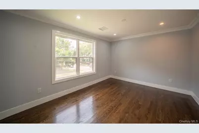 17 Park Drive East, Syosset, NY 11791 - Photo 21