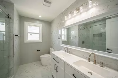 17 Park Drive East, Syosset, NY 11791 - Photo 23