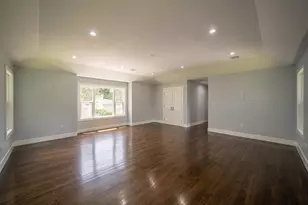 17 Park Dr E, Syosset, NY 11791 - Photo 27