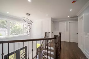 17 Park Dr E, Syosset, NY 11791 - Photo 19