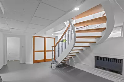 1011 Bay 24th Street, Far Rockaway, NY 11691 - Photo 33