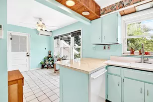 81 Lincoln Ave, Yonkers, NY 10704 - Photo 11