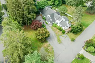 221 Huntington Bay Rd, Huntington, NY 11743 - Photo 3