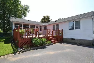 348 Town Line Road, Commack, NY 11725 - Photo 19