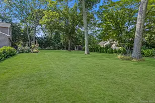 10 Woodfield Ave, Northport, NY 11768 - Photo 25