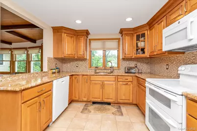 7 Swartout Place, Amityville, NY 11701 - Photo 7