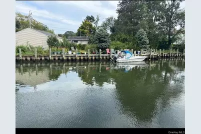 7 Swartout Place, Amityville, NY 11701 - Photo 17