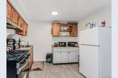 3863 Laconia Avenue, Bronx, NY 10469 - Photo 9