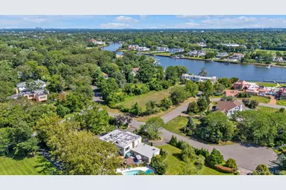 10 Macy Drive, Hewlett Bay Park, NY 11557 - Photo 47