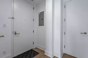 21-10 44th Dr, Long Island City, NY 11101 - Photo 3