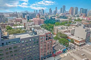 21-10 44th Dr, Long Island City, NY 11101 - Photo 19