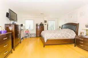 1490 Outlook Ave, Bronx, NY 10465 - Photo 7