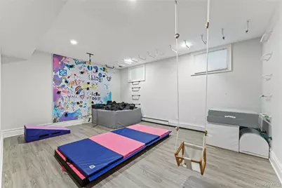 217 Rock Creek Lane, Scarsdale, NY 10583 - Photo 21