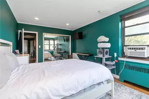 4 Town House Pl, Great Neck, NY 11021 - Photo 13