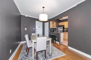 4 Town House Pl, Great Neck, NY 11021 - Photo 5