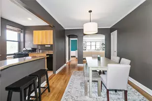 4 Town House Pl, Great Neck, NY 11021 - Photo 17