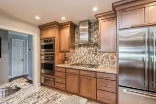 330 Private Rd, Patchogue, NY 11772 - Photo 21