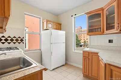 1036 Metcalf Avenue, Bronx, NY 10472 - Photo 11