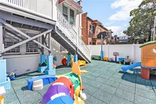 726 Manor Ct, Brooklyn, NY 11235 - Photo 19