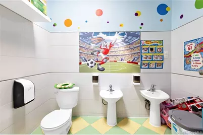 726 Manor Court, Brooklyn, NY 11235 - Photo 7