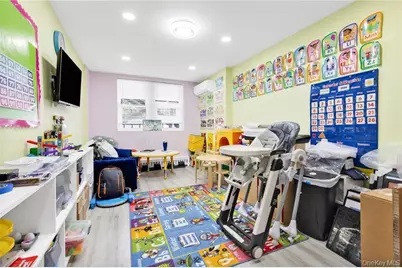 726 Manor Court, Brooklyn, NY 11235 - Photo 31