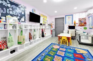 726 Manor Ct, Brooklyn, NY 11235 - Photo 25