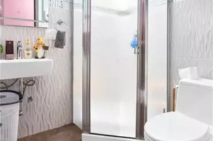 726 Manor Ct, Brooklyn, NY 11235 - Photo 5