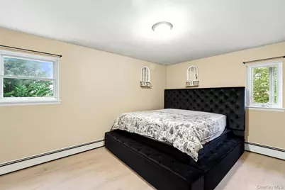 214 Tree Avenue, Central Islip, NY 11722 - Photo 5