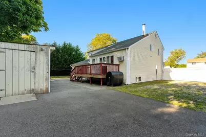214 Tree Avenue, Central Islip, NY 11722 - Photo 19