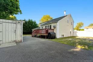 214 Tree Ave, Central Islip, NY 11722 - Photo 19