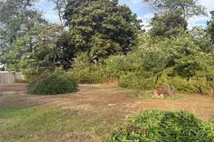 27 E Hamilton Ave, Massapequa, NY 11758 - Photo 7