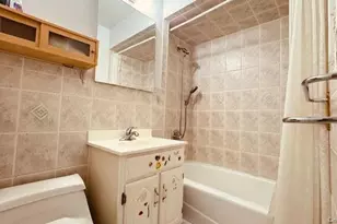 142-05 Roosevelt Ave, Flushing, NY 11354 - Photo 17