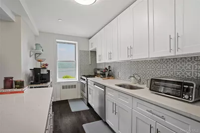 1 Hawley Terrace #2J, Yonkers, NY 10701 - Photo 7