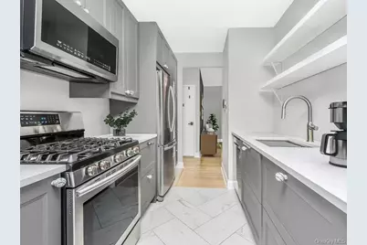 645 W 239th Street #4D, Bronx, NY 10463 - Photo 7