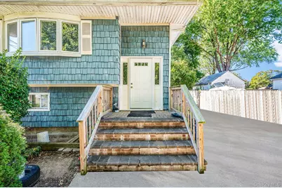 8 Willoughby Street, Brentwood, NY 11717 - Photo 3