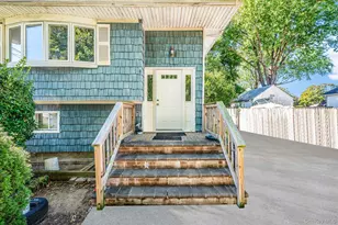 8 Willoughby St, Brentwood, NY 11717 - Photo 3