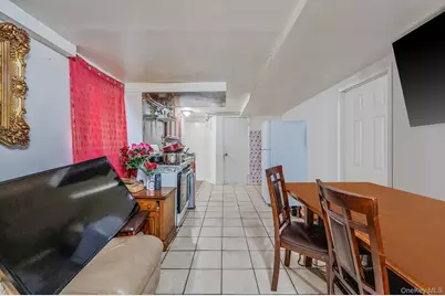 8 Willoughby Street, Brentwood, NY 11717 - Photo 29