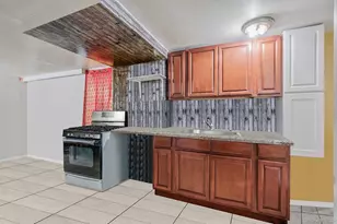 8 Willoughby St, Brentwood, NY 11717 - Photo 31