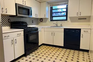 220 Sneden Pl, Spring Valley, NY 10977 - Photo 3