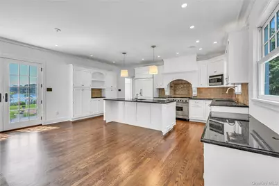 158 E Shore Road, Huntington, NY 11743 - Photo 17