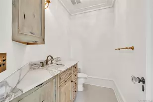 158 E Shore Rd, Huntington, NY 11743 - Photo 27