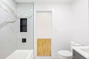 26 Tremont Ave, Patchogue, NY 11772 - Photo 17